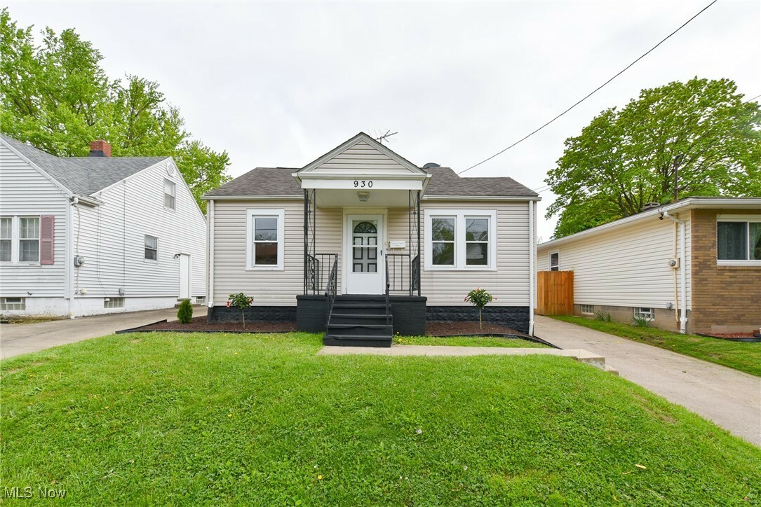 Property Photo: 930 Saxon Avenue OH 44314