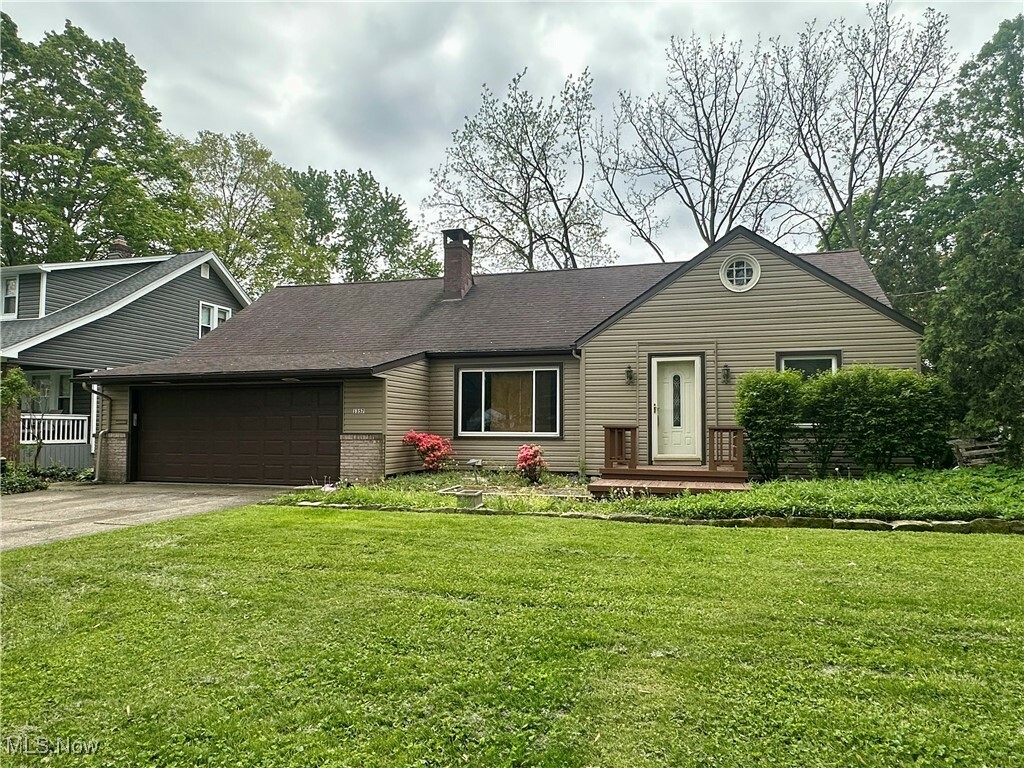 Property Photo: 1357 Kearney Street OH 44446
