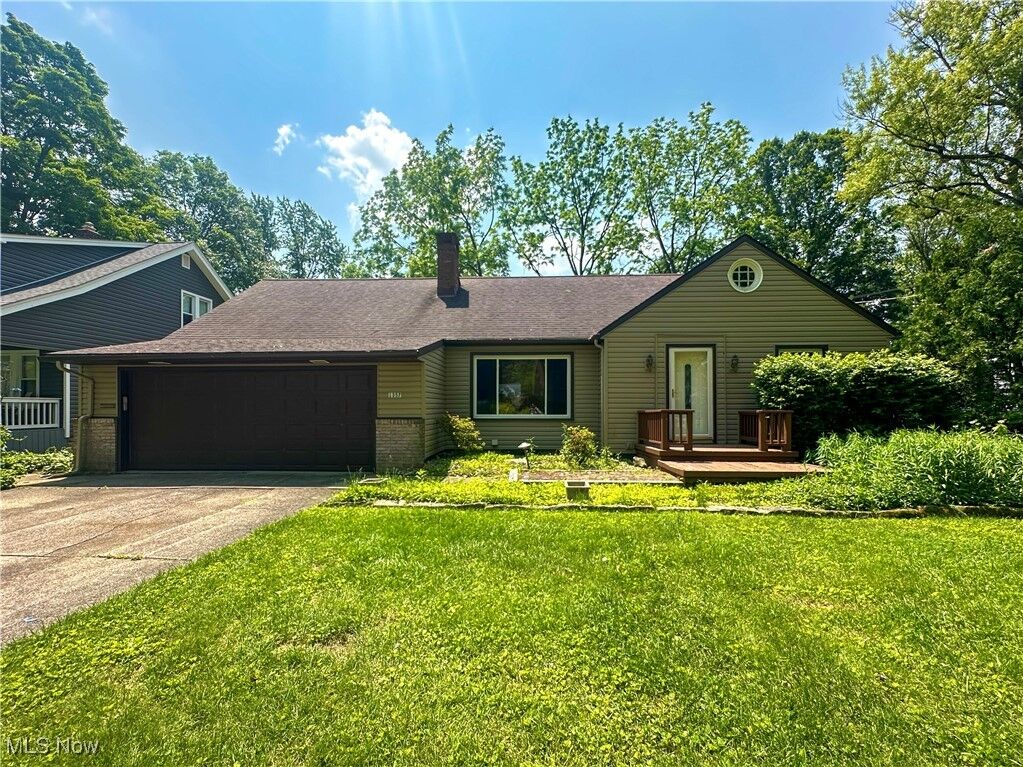 Property Photo: 1357 Kearney Street OH 44446