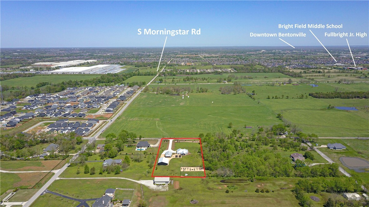 Property Photo: 9911 Scoggins Road AR 72713