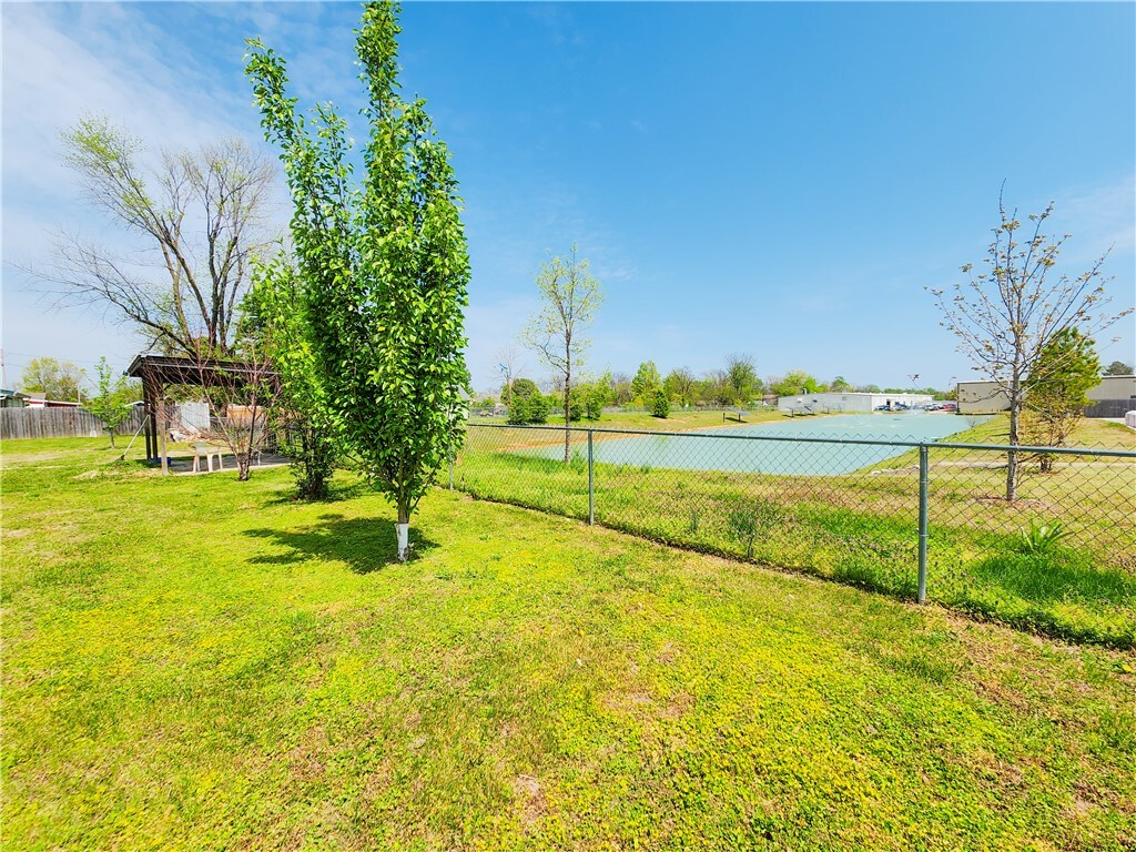 Property Photo: 1325 Crutcher Street AR 72764