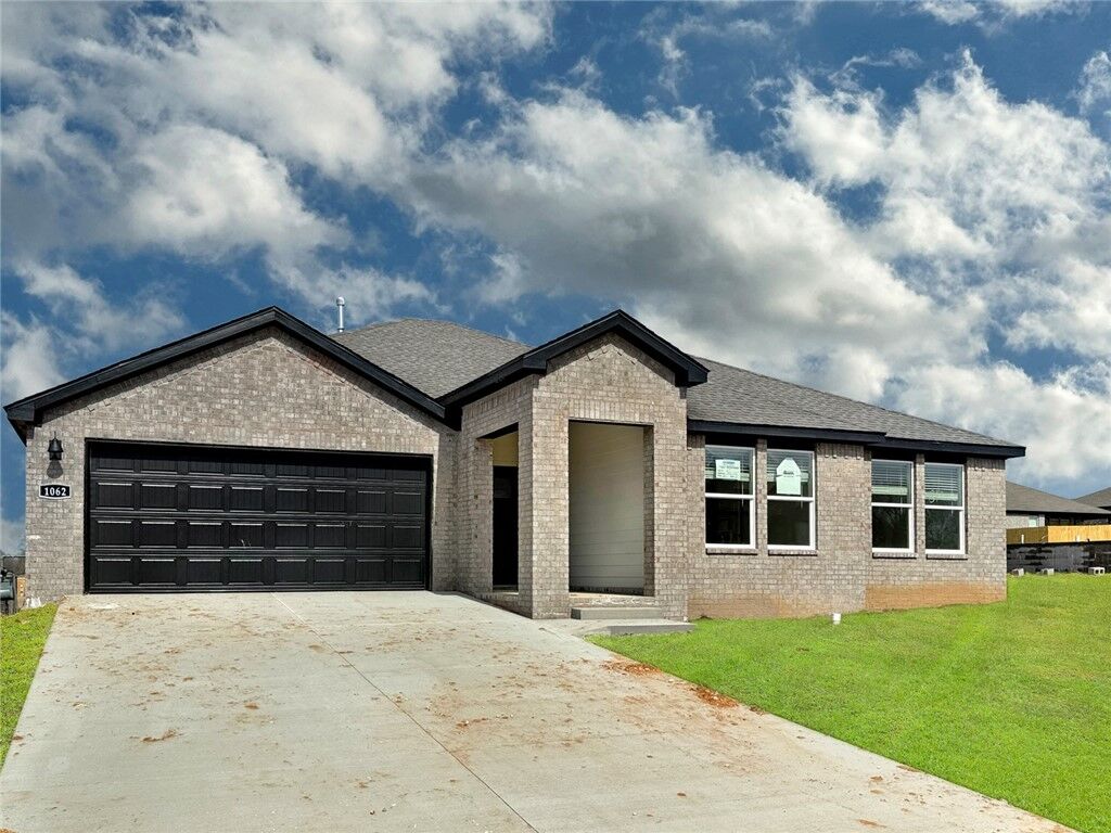 Property Photo:  605 Crystal Drive  AR 72753 