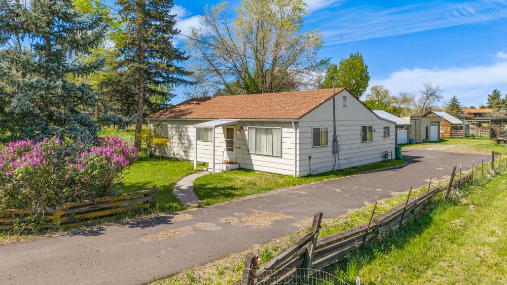 Property Photo: 4410 Hwy 39 OR 97603