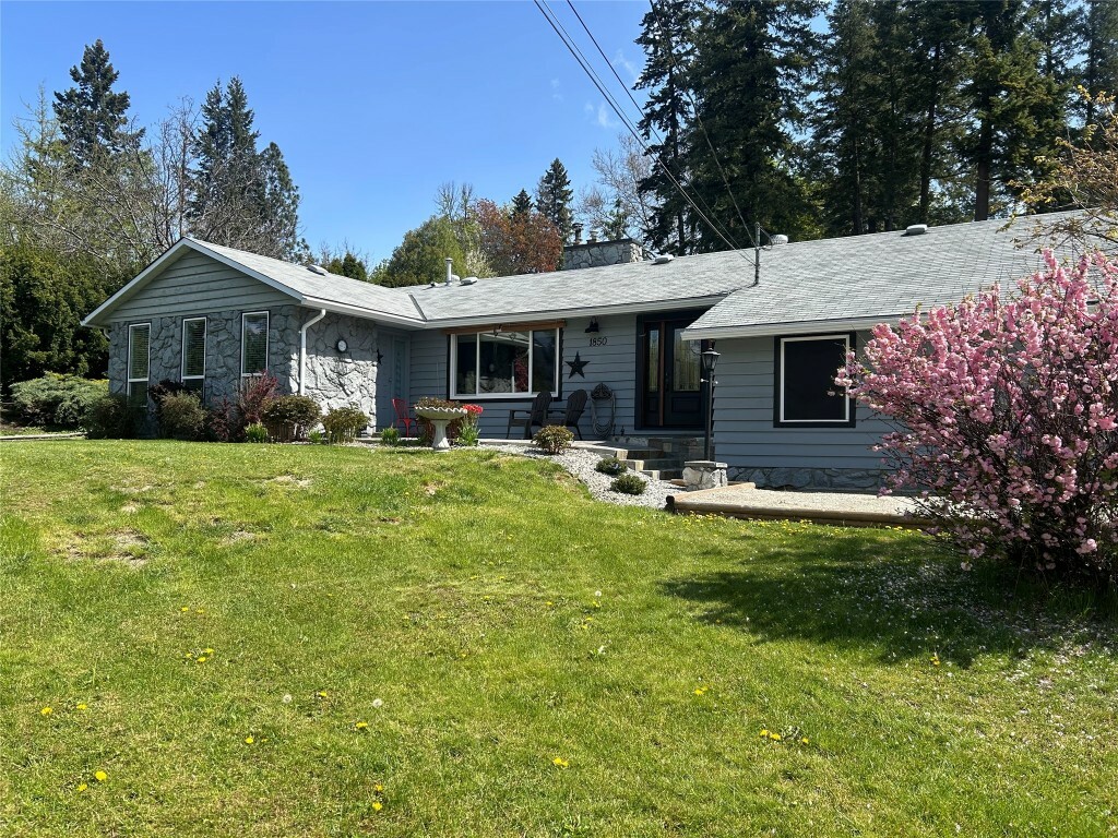 Property Photo: 1850 Lakeshore Road BC V1E 3X7