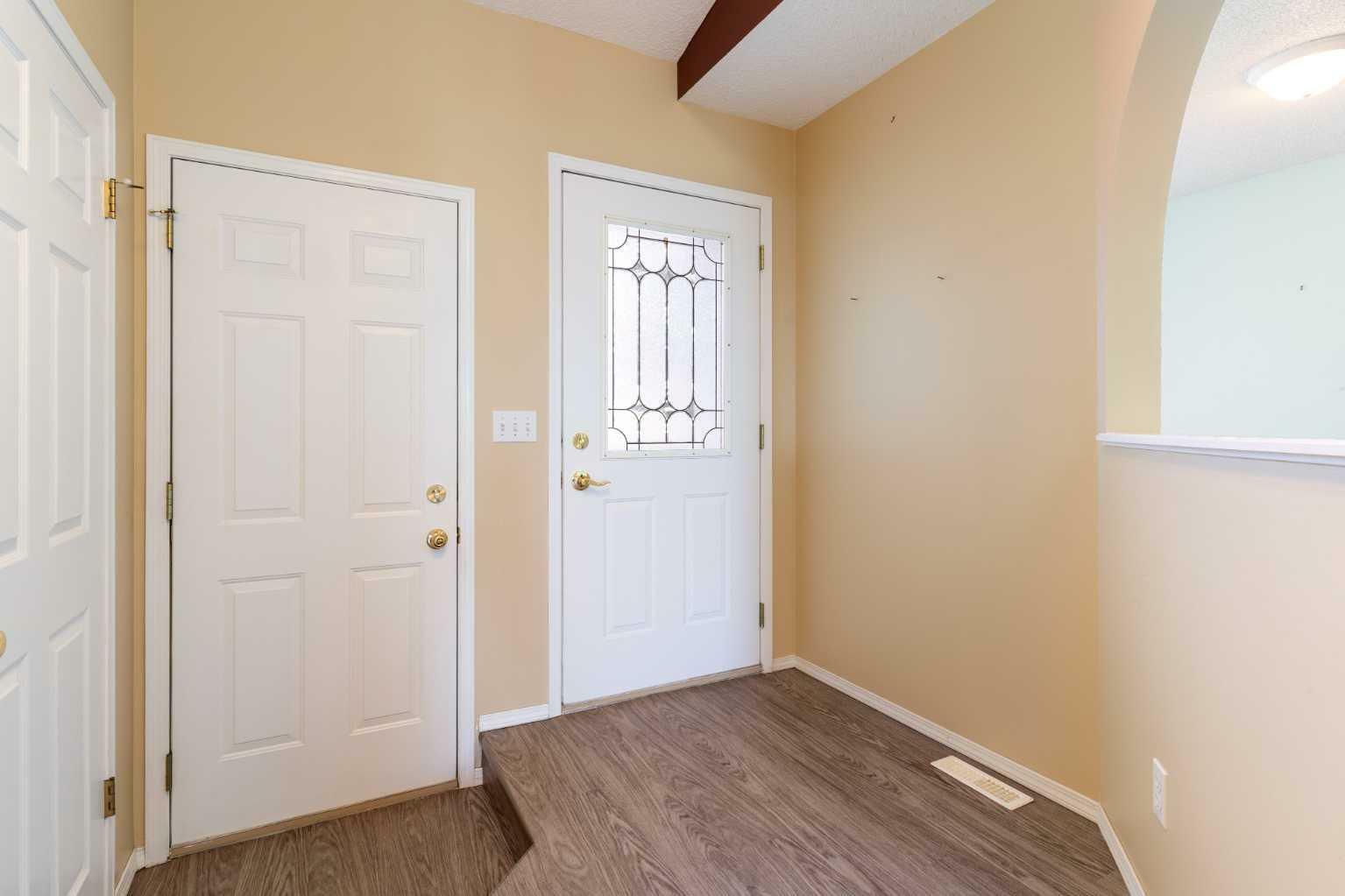 Property Photo: 102 Baker Creek Drive AB T1V 1V6