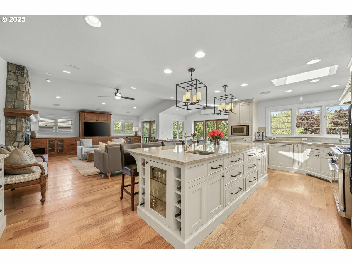 Property Photo: 8765 SW Birchwood Rd OR 97225