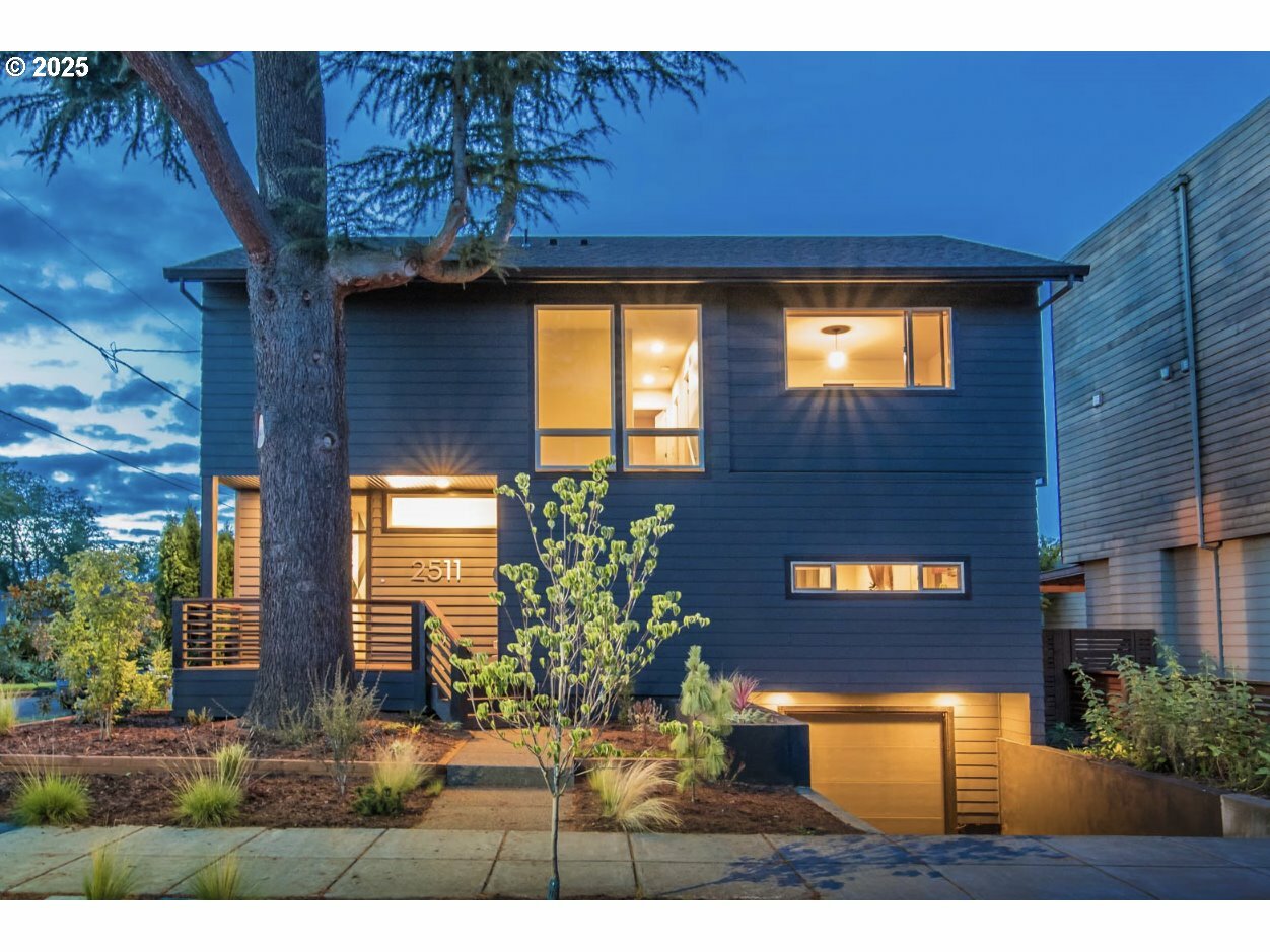 Property Photo: 2511 NE Highland St OR 97211