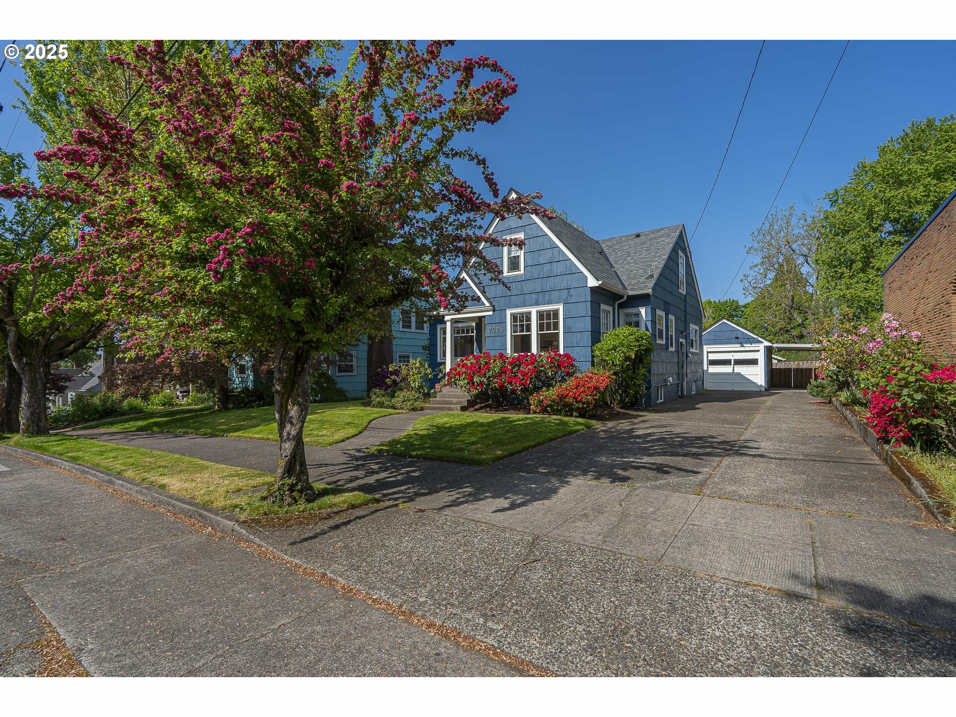 Property Photo: 2025 SE 29th Ave OR 97214