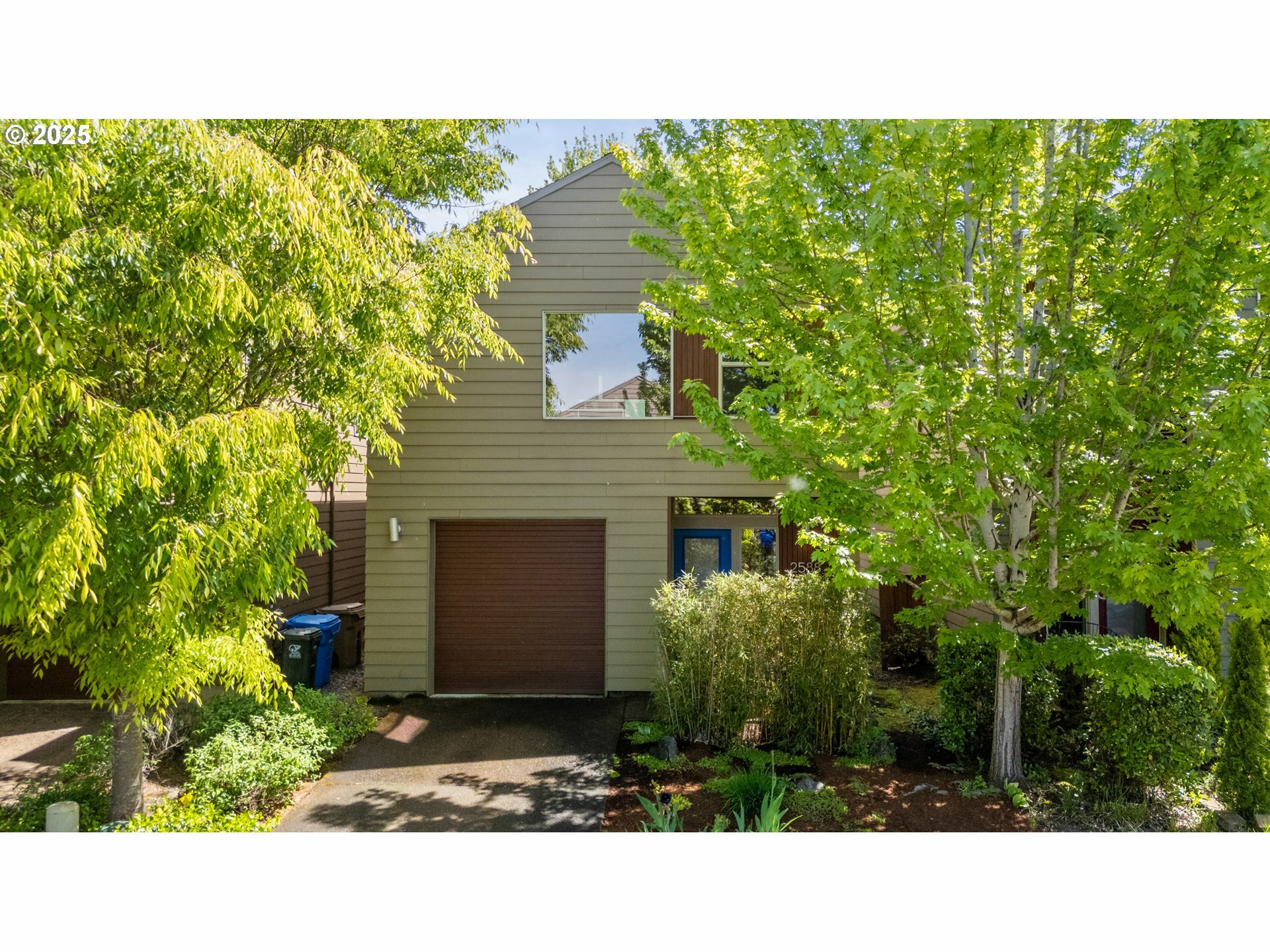 Property Photo: 2588 SE Martha Ct OR 97222