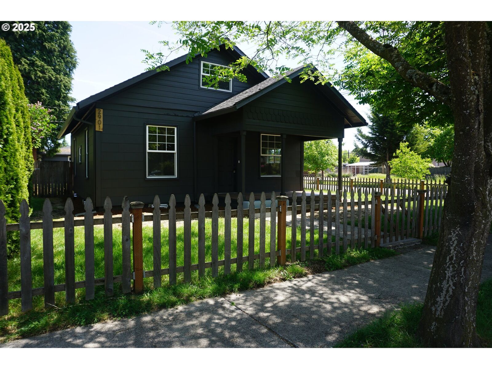 Property Photo: 2901 U St WA 98663