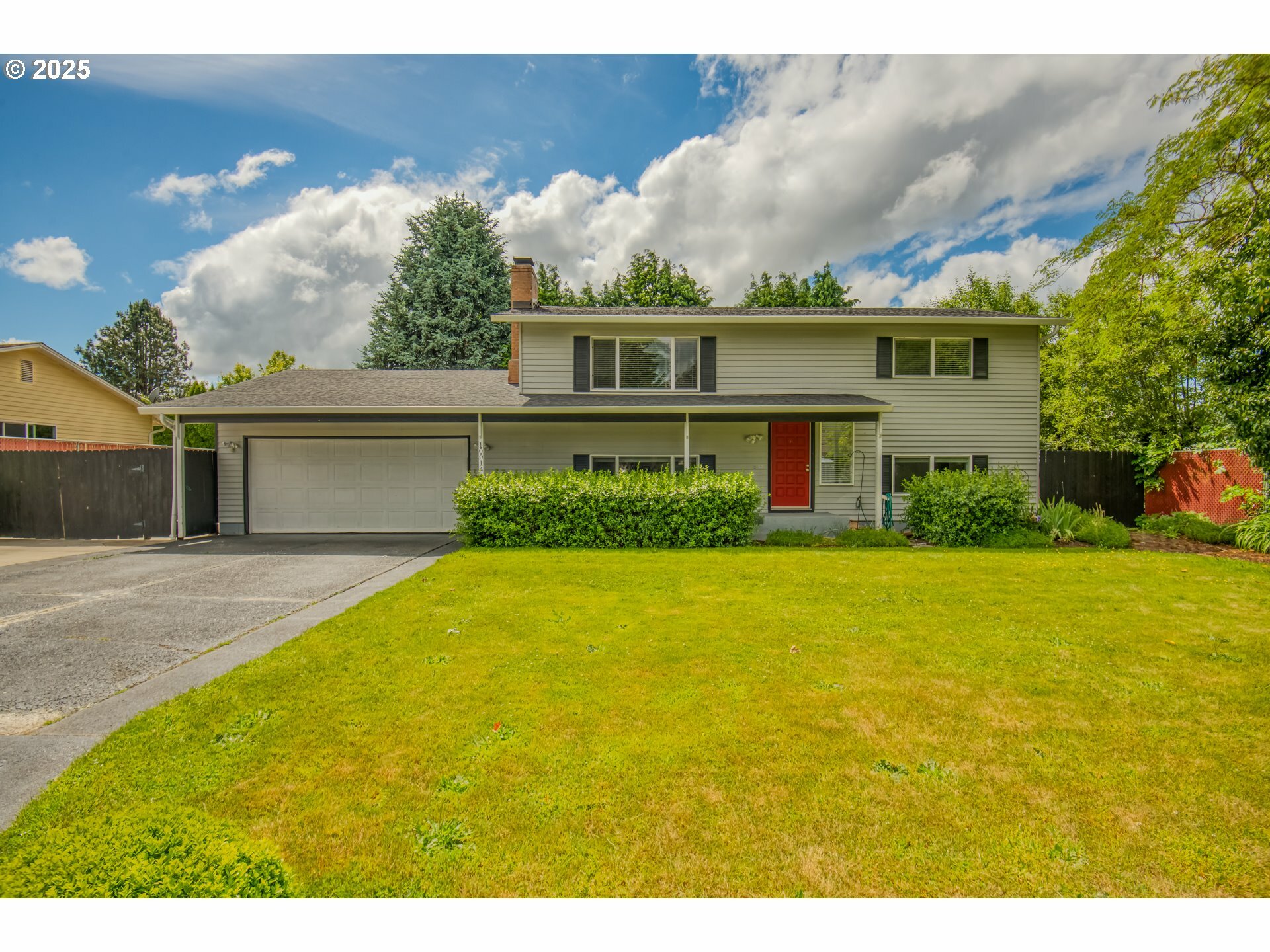 Property Photo:  10014 NW 16th Ave  WA 98685 