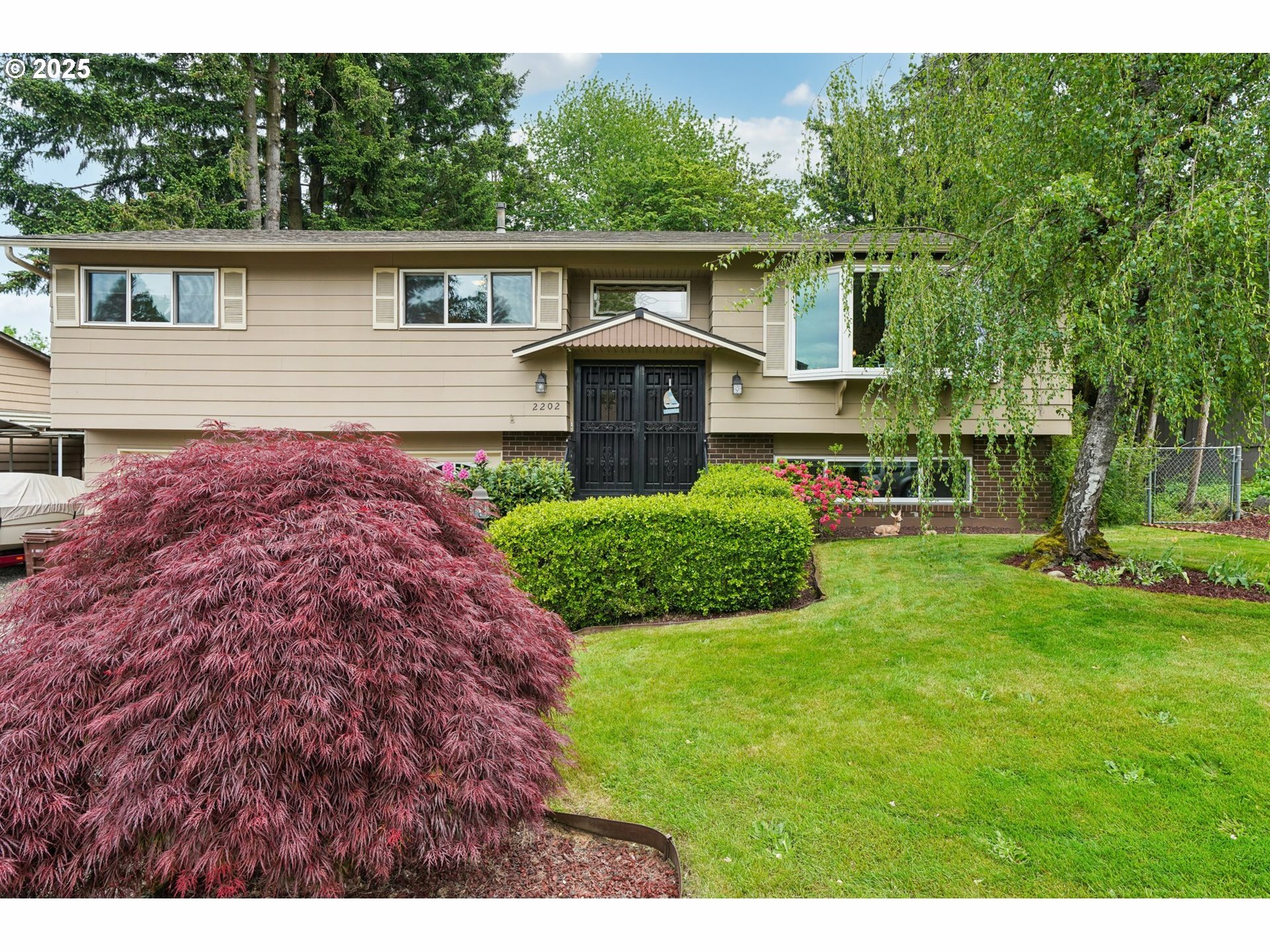 Property Photo: 2202 NE 203rd Ave OR 97024