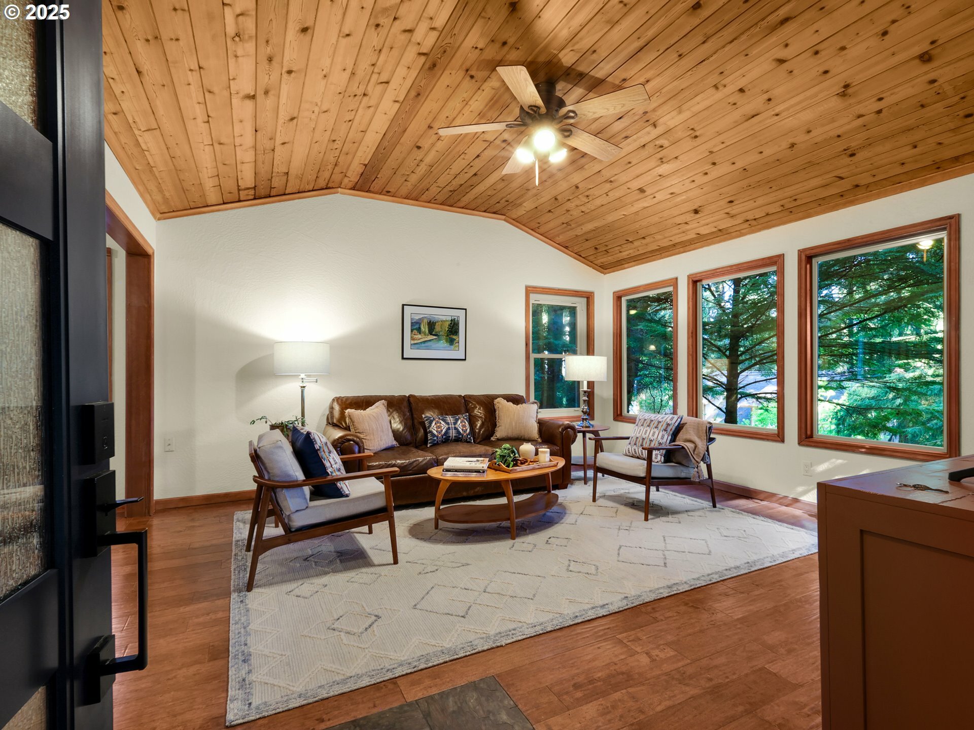 Property Photo: 163 Arbor Ln OR 97110