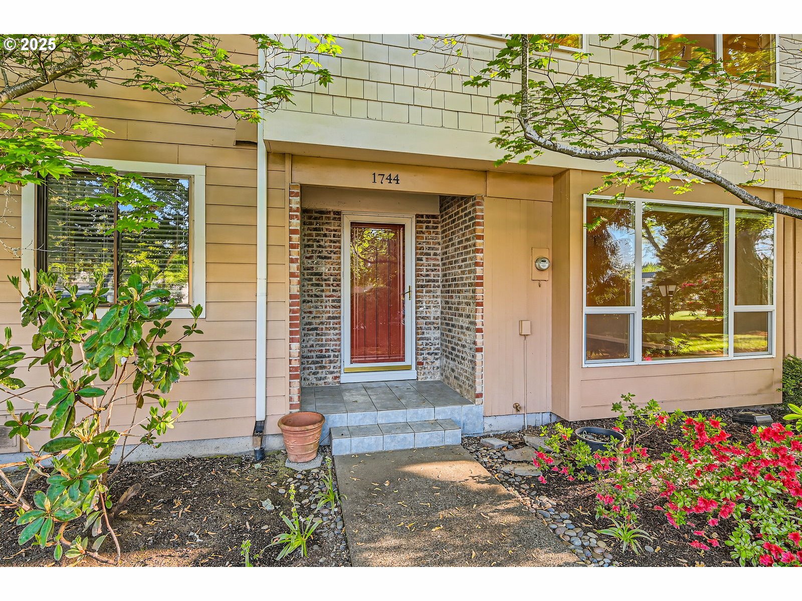 Property Photo: 1744 NW 143rd Ave OR 97229
