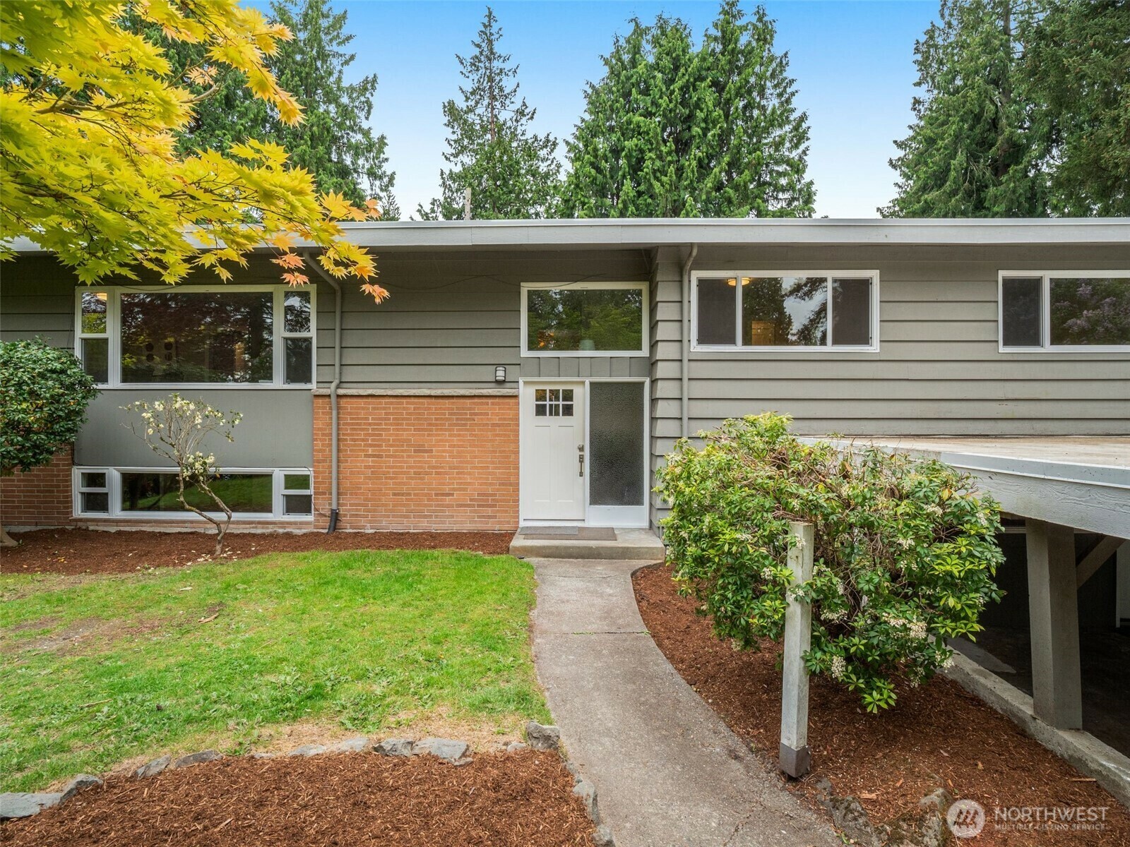Property Photo: 4225 NE 88th Street WA 98115