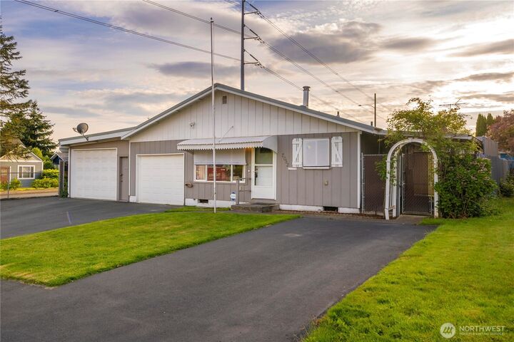 7052 S I Street  Tacoma WA 98408 photo