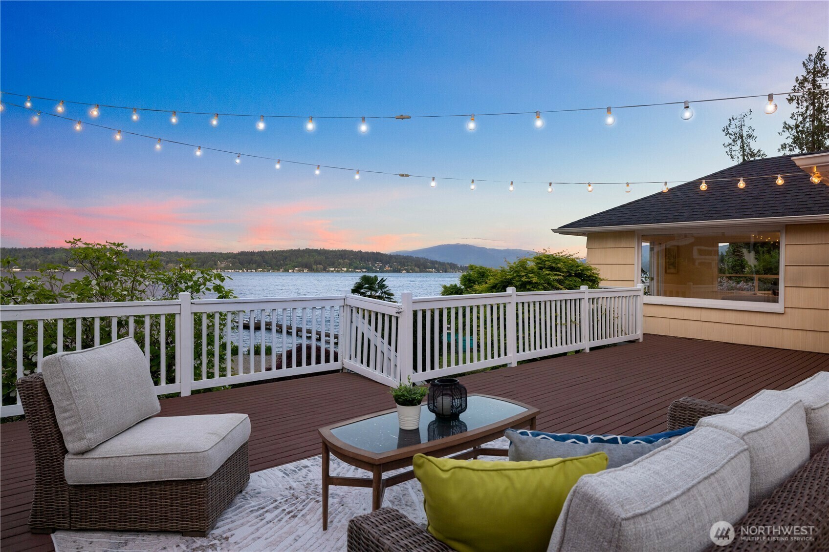 Property Photo: 408 W Lake Sammamish Parkway SE WA 98008