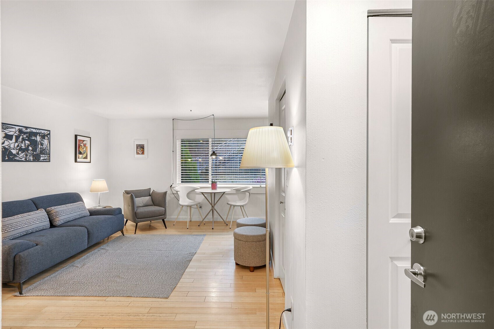 Property Photo: 705 E Republican Street 105 WA 98102