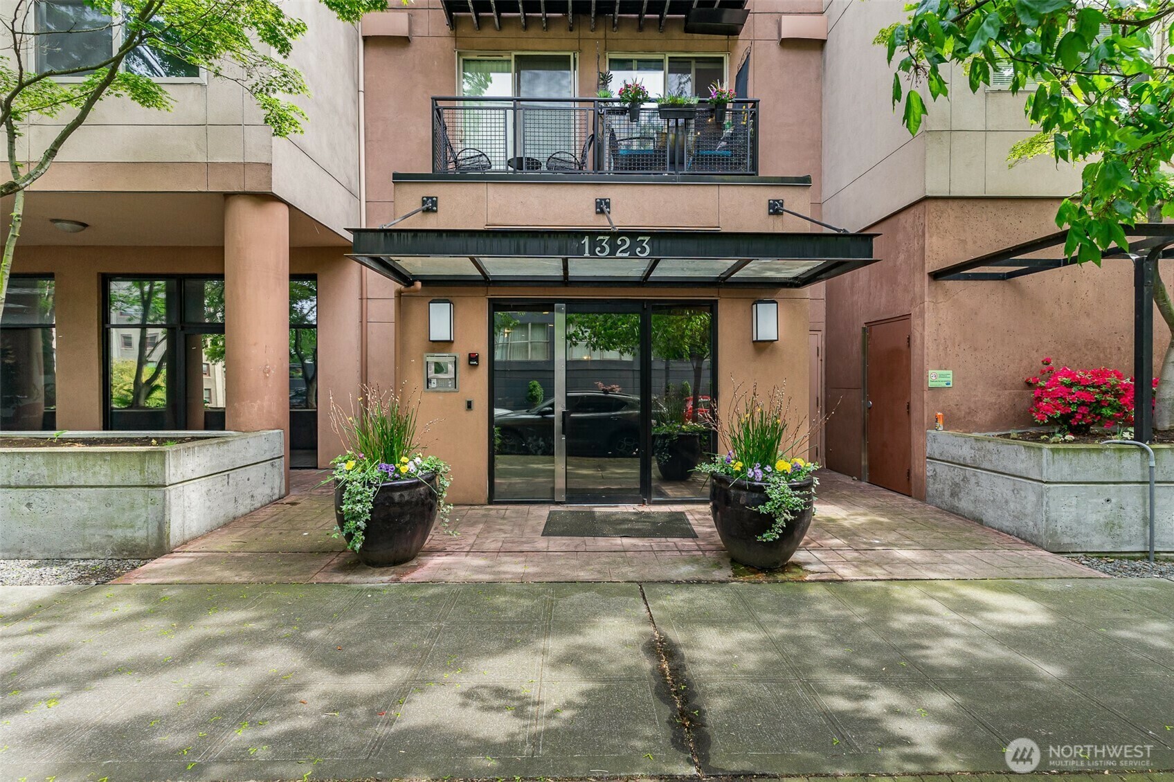 Property Photo: 1323 Boren Avenue 201 WA 98101