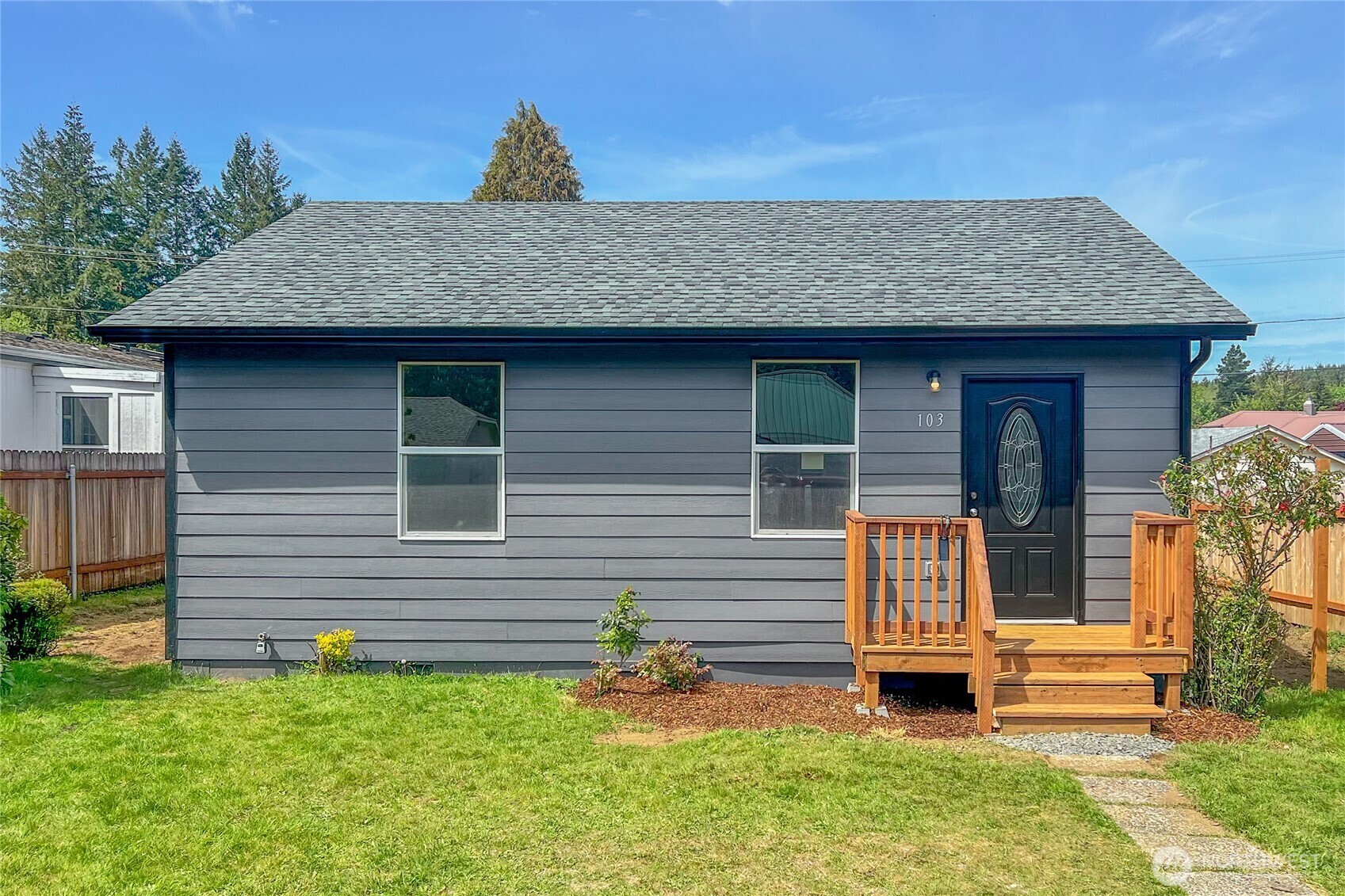 Property Photo:  103  Madison Street  WA 98581 