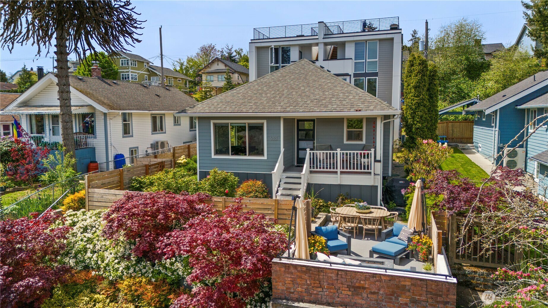 Property Photo: 5033 40th Avenue SW WA 98136