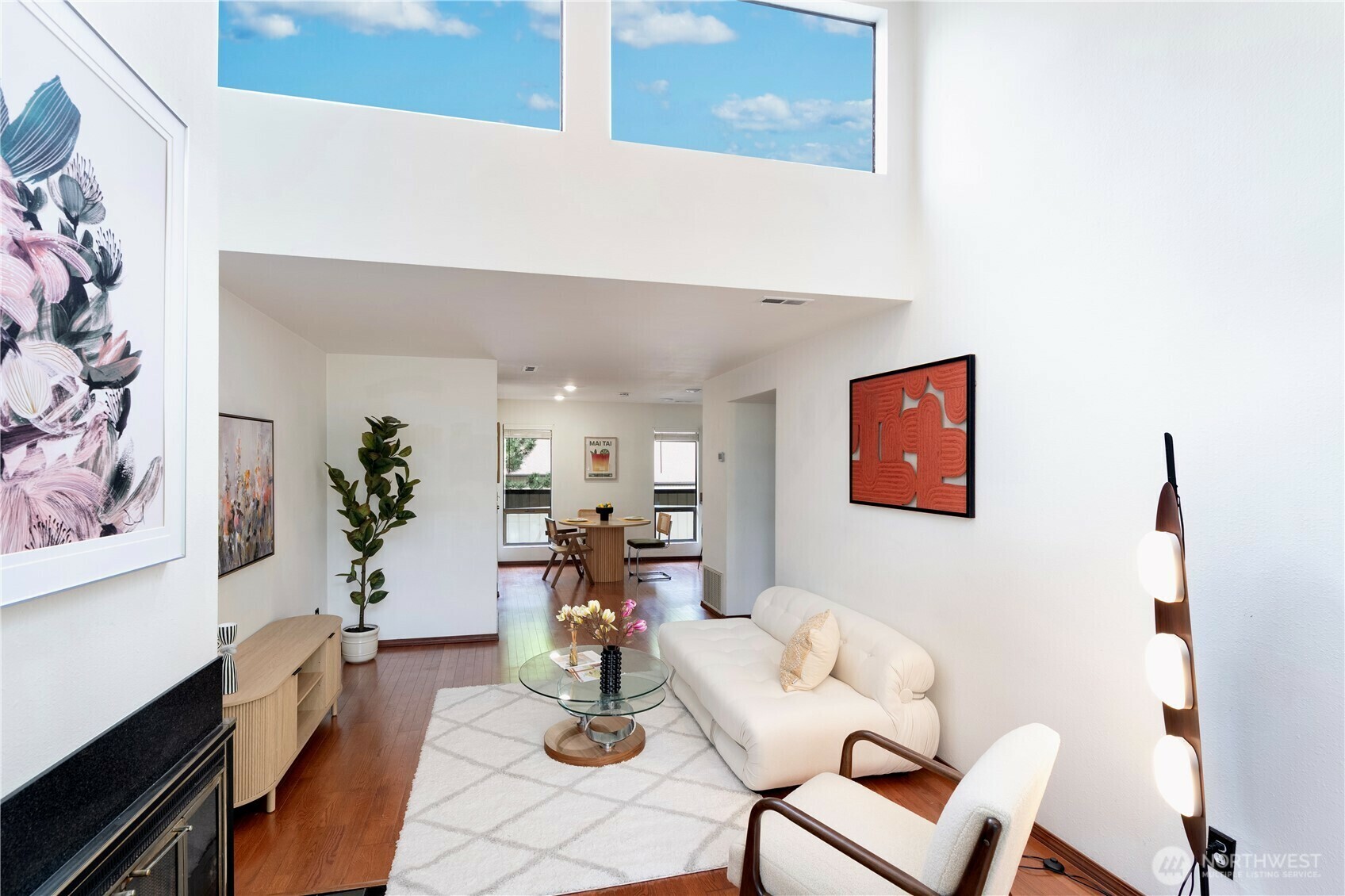 Property Photo: 10819 NE 37th Place 332 WA 98004
