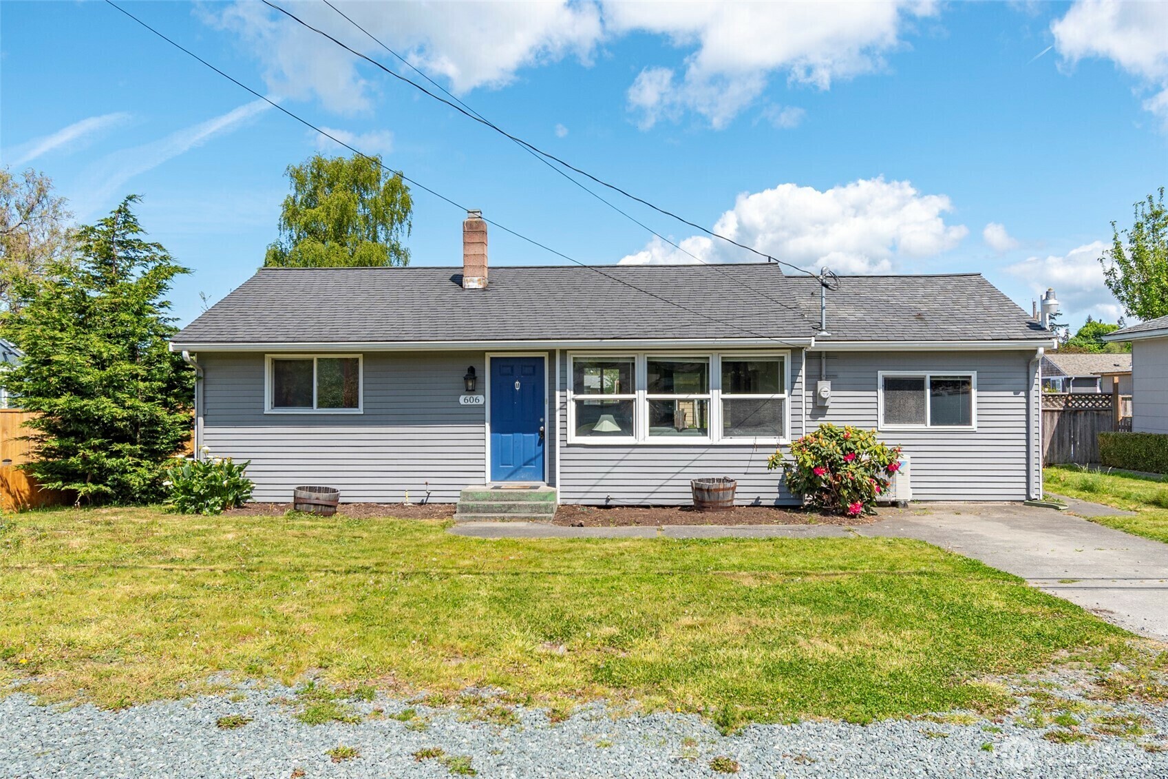 606 SE 6th Avenue  Oak Harbor WA 98277 photo