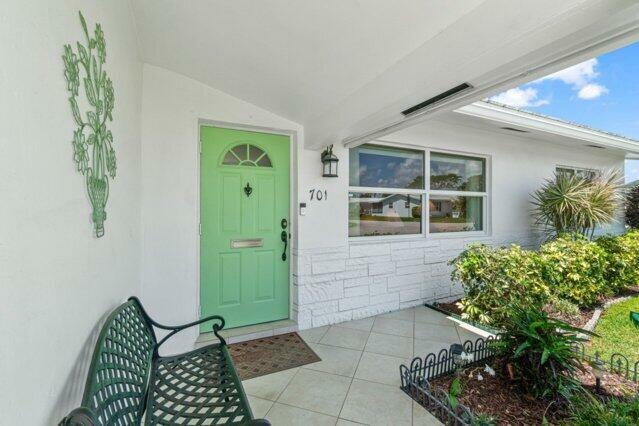 Property Photo: 701 SW 16th Street FL 33426