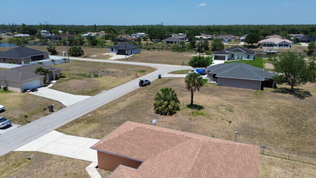 Property Photo: 2623 NE 20th Avenue FL 33909