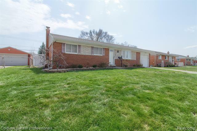 Property Photo: 33707 Arrowhead Street MI 48185
