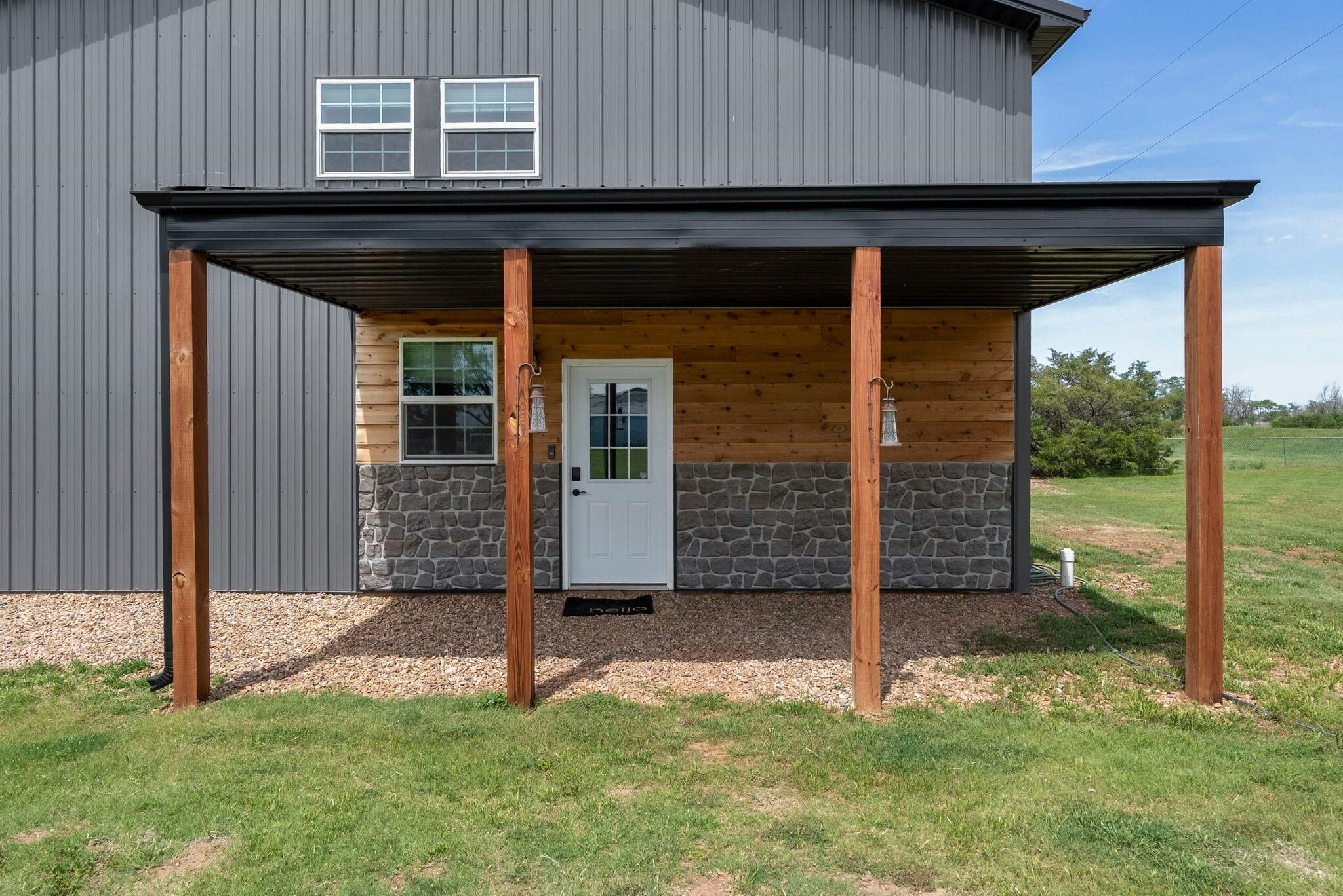 Property Photo: 25212 S Westview Ln KS 67108