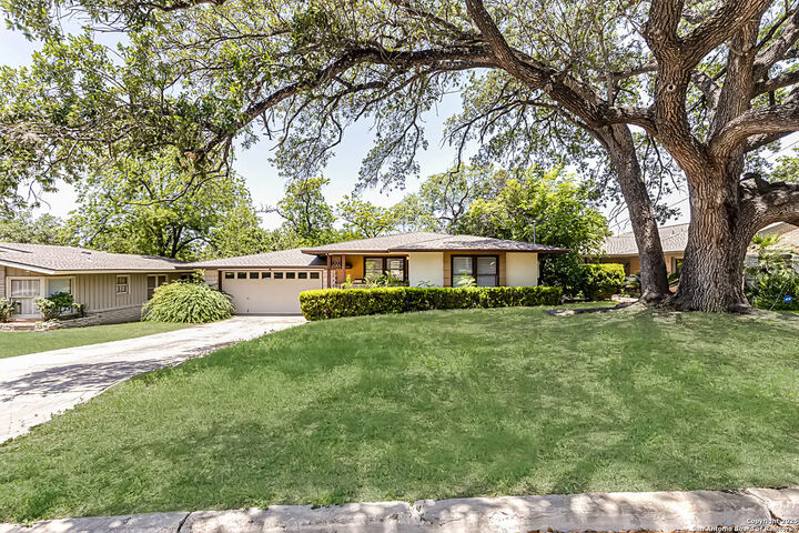 Property Photo: 2027 Edgehill Dr. TX 78209