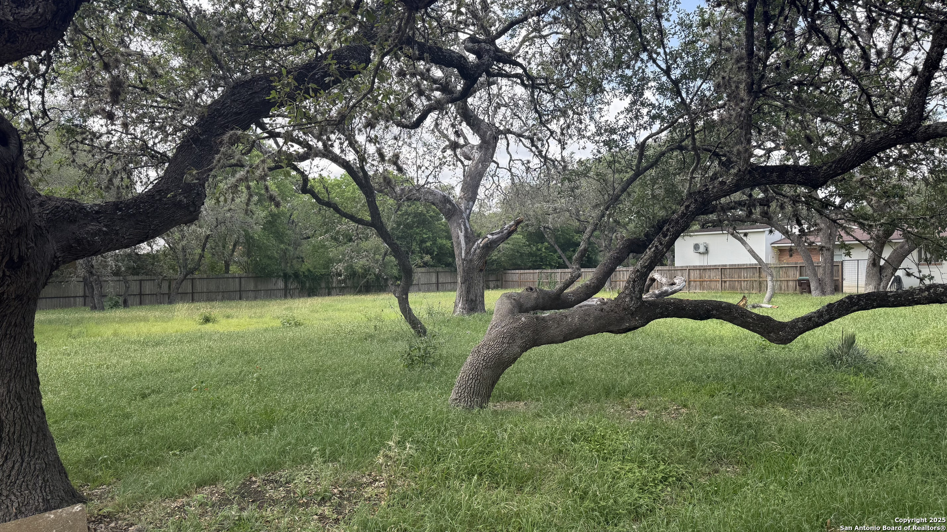 Property Photo: 324 Fleetwood TX 78232