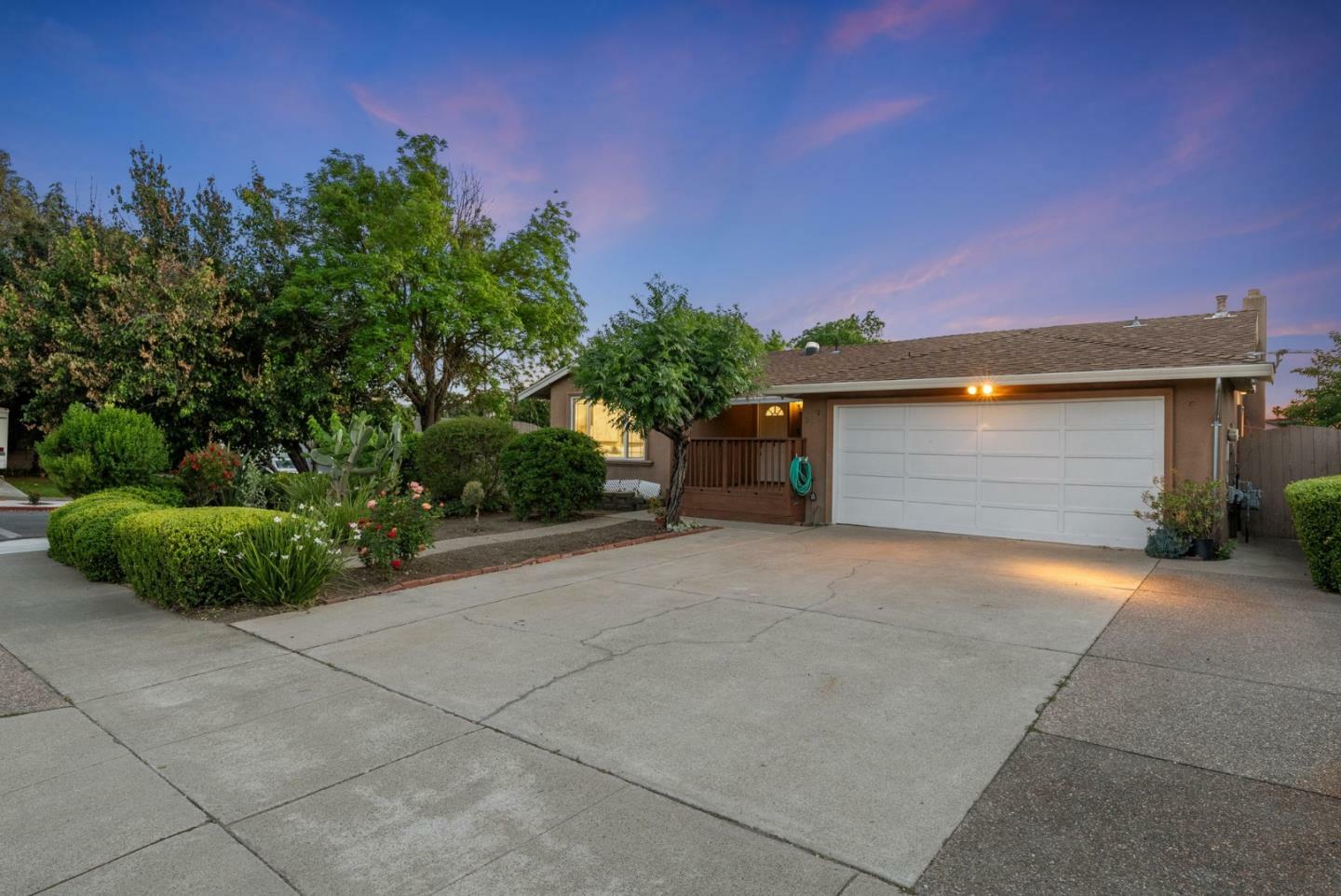 Property Photo:  958 Coyote Road  CA 95111 