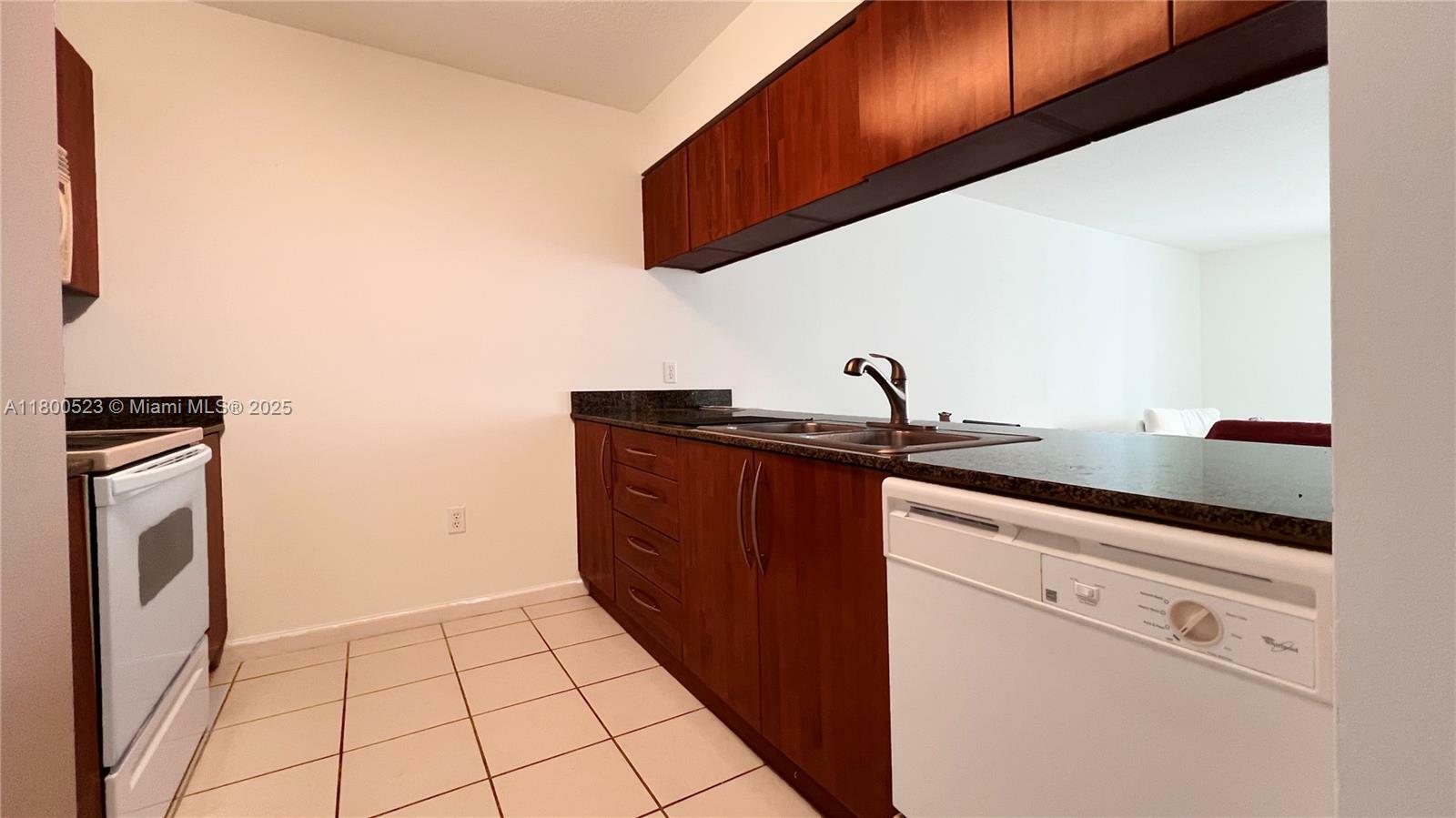 Property Photo: 1200 Brickell Bay Dr 2814 FL 33131