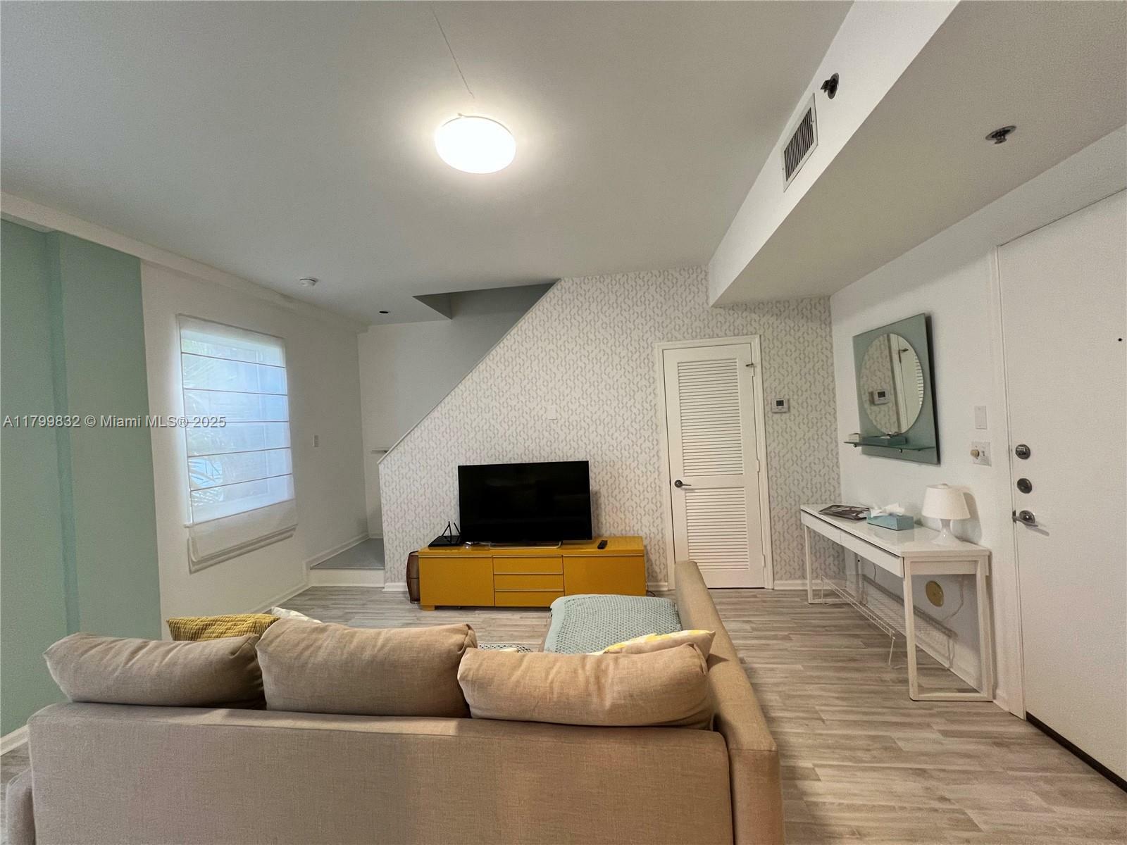 Property Photo: 1614 Pennsylvania Ave 2I FL 33139