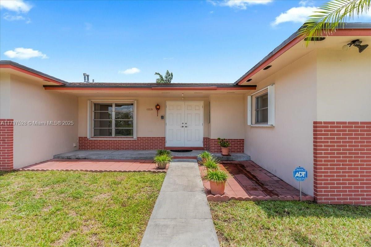 Property Photo: 12231 SW 112th Ave FL 33176