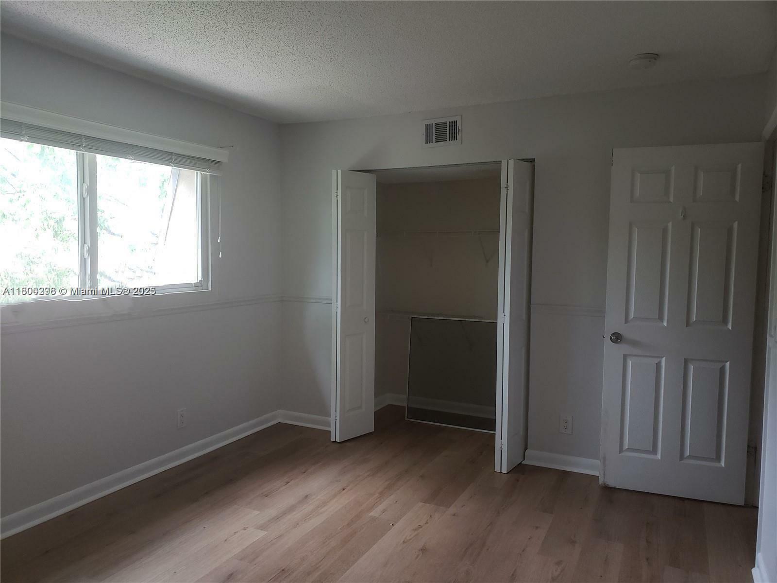 Property Photo: 2520 Van Buren St 7 FL 33020