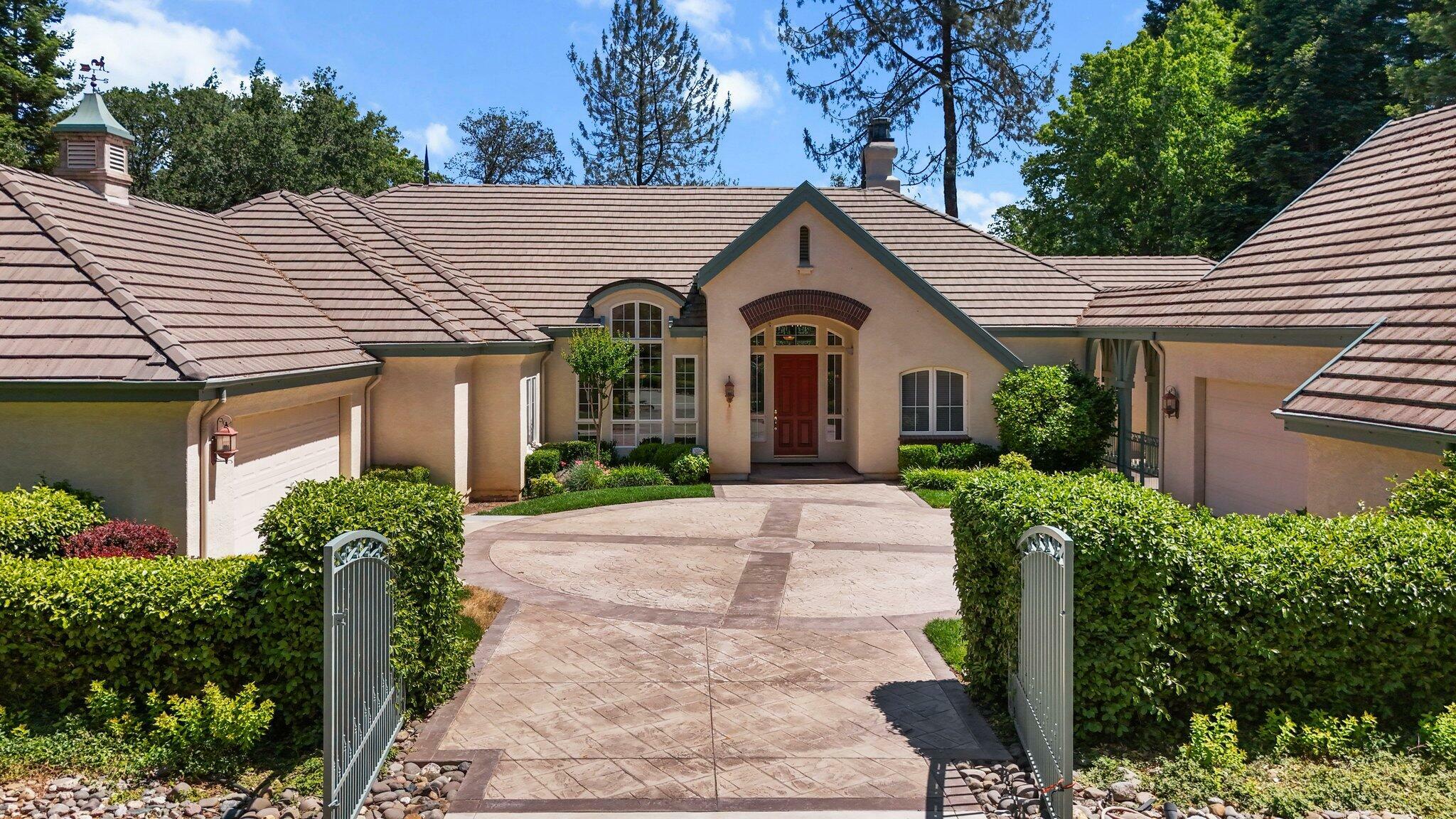 Property Photo: 13365 Tierra Heights Road CA 96003