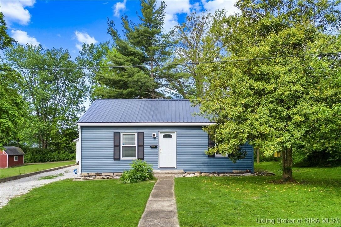 Property Photo: 910 N College Avenue IN 47167