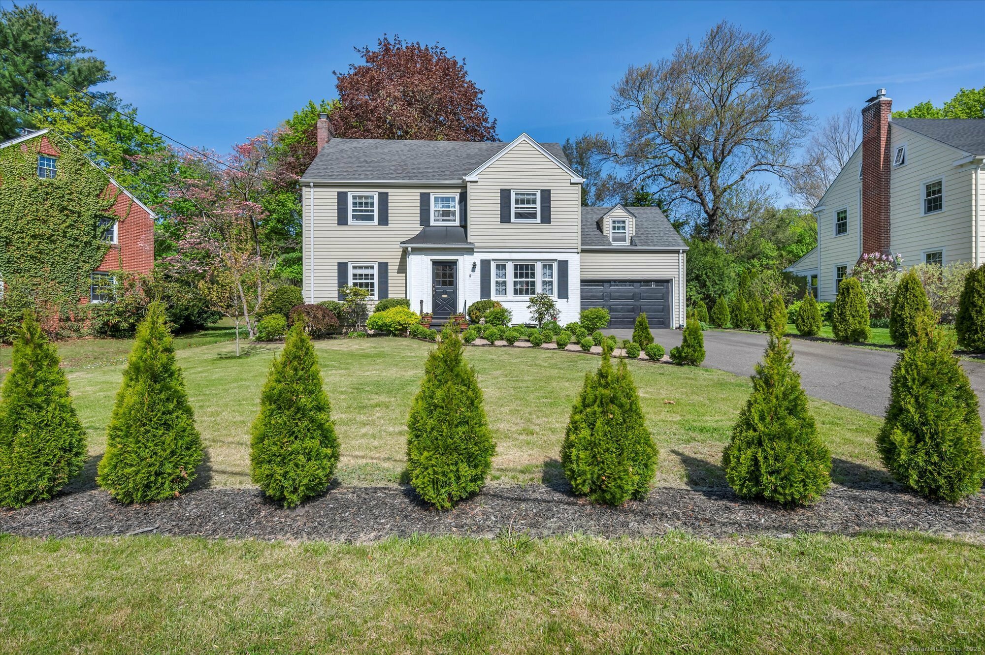 Property Photo: 10 Meadowbrook Road CT 06517