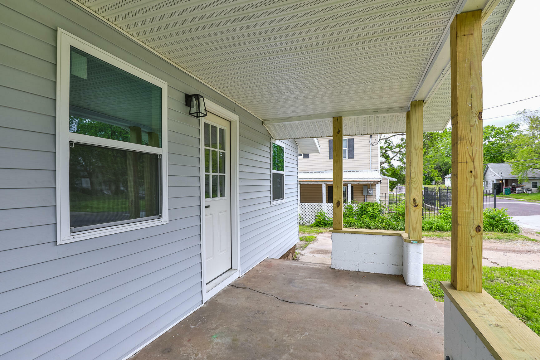 Property Photo: 507 E County Road MO 65708