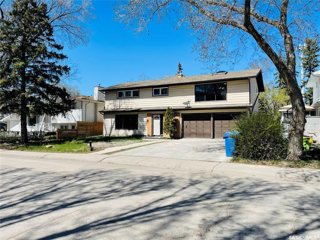 Property Photo: 4306 Castle Road SK S4S 4W3