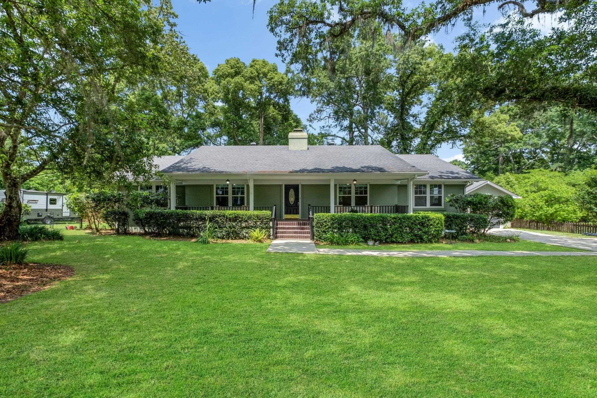 Property Photo: 1140 Renae Way FL 32312