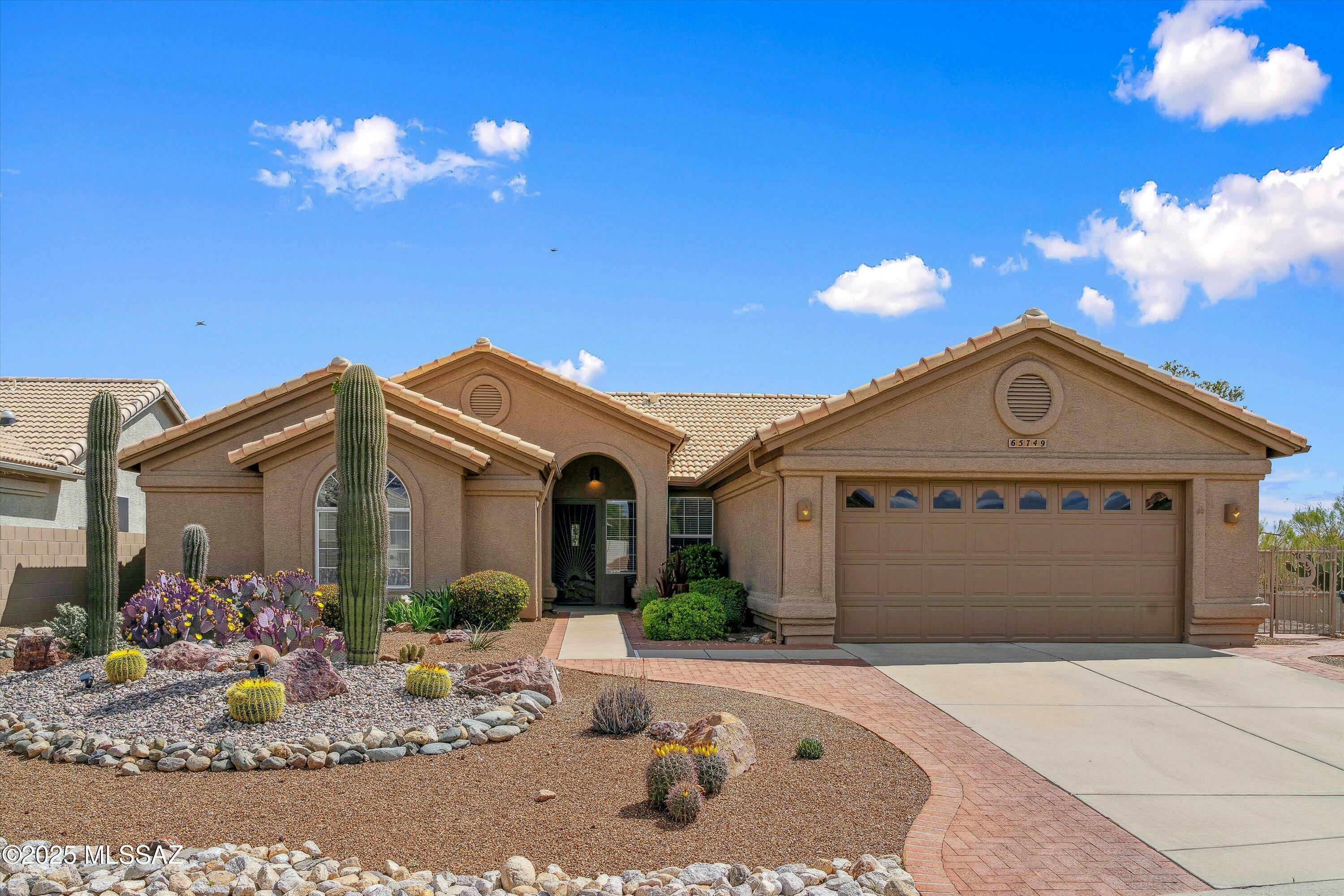 Property Photo: 65749 E Mesa Ridge Court AZ 85739