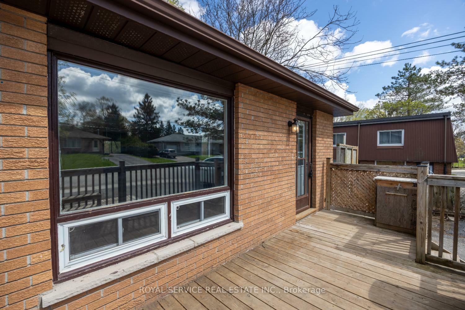 Property Photo: 42 Alexander Avenue ON K9J 6B4
