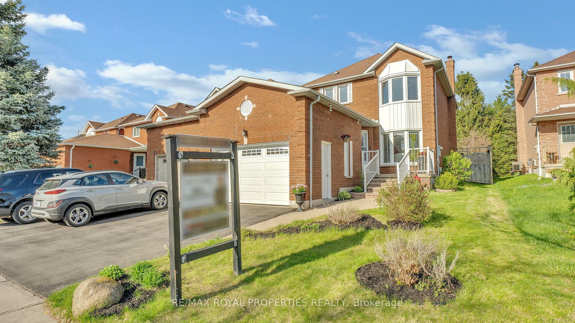 Photo de la propriété: 74 Erickson Drive ON L1N 8Z2