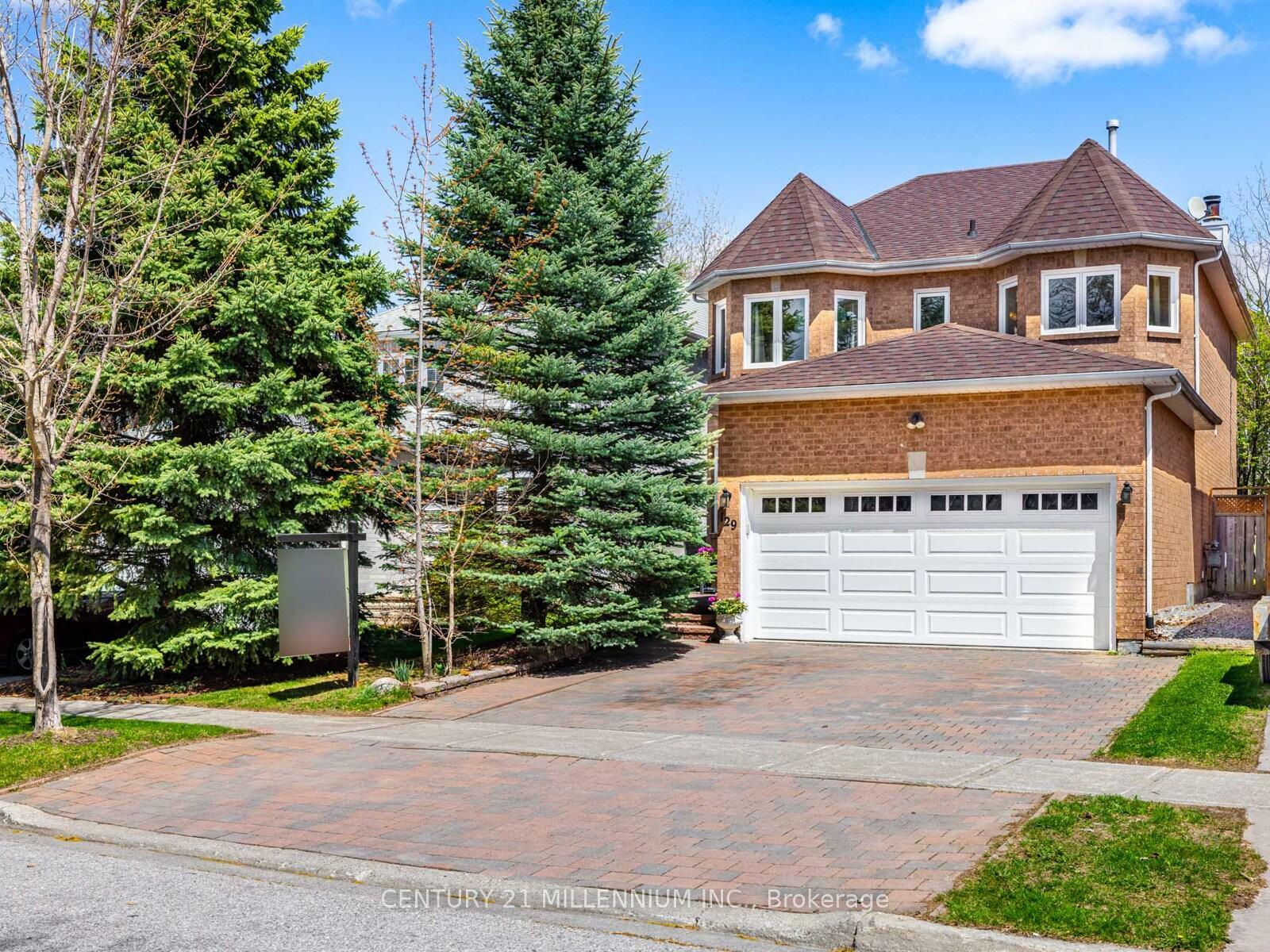 Property Photo: 129 Chiswick Crescent ON L4G 6P1