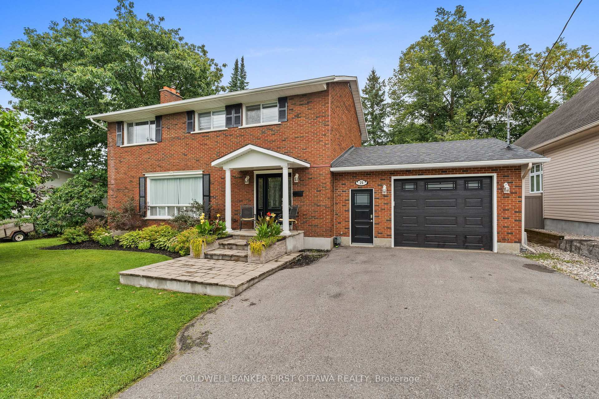 Photo de la propriété: 25 Pretty Street ON K2S 1N3