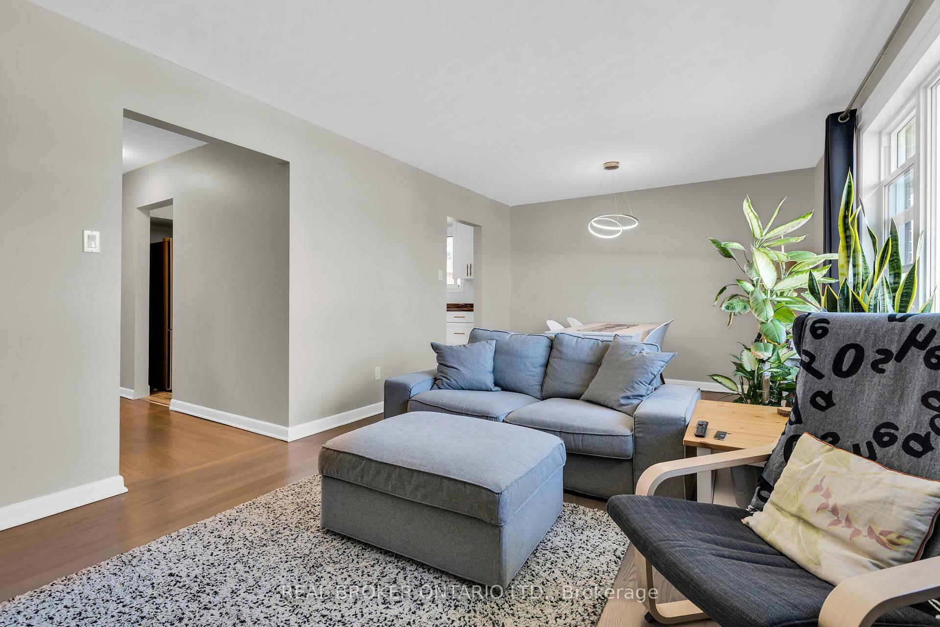 Property Photo: 1178 Clyde Avenue B ON K2C 1Y2